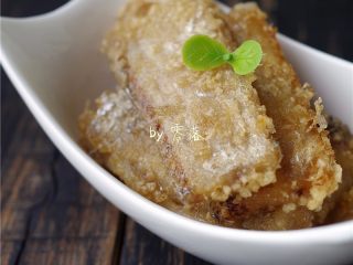 8、水煮带鱼,将煎好的带鱼盛出；