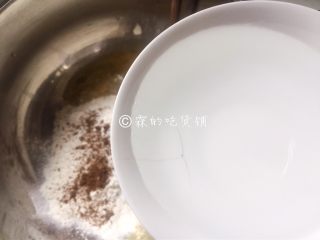 8、软炸鲜蘑,一点一点加水
