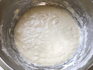 5、发糕,搅拌均匀。