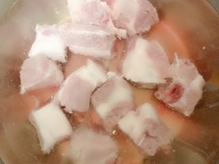 3、糖醋排骨,出的血水