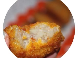 15、可乐饼,一口咬下去，外酥里嫩，哇，棒棒哒。