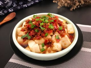 13、剁椒蒸豆腐～15分钟快手菜,出锅后撒葱花即可食用！