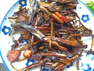 15、葱油拌面,捞出备用