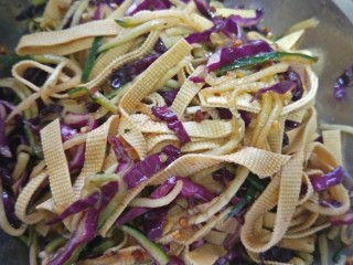 14、爽口麻汁儿拌三丝,麻汁三丝拌好了