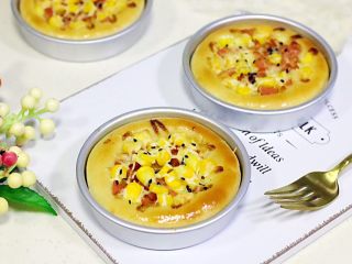 14、香肠玉米奶酪面包,美味的香肠玉米奶酪面包出炉啦。