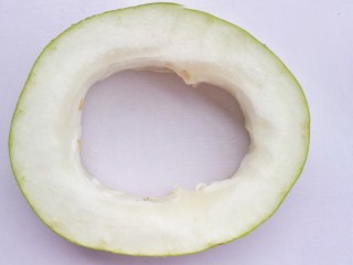 1、红烧冬瓜,准备好所有食材。