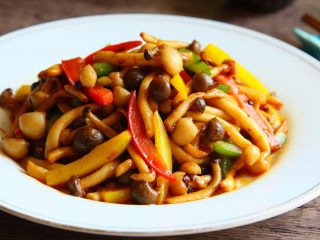 11、辣炒双菇,蒜香浓郁