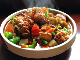 14、超过瘾的啤酒魔芋炖鸡,香喷喷热腾腾啊!