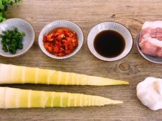 1、鲜竹笋小炒肉,让春天变得可口美味!,食材图