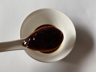 2、酱汁烧茄子,蚝油1勺