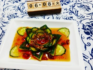 11、熬制香喷喷的辣椒油，可以做各种凉菜,熬制的辣椒油可以做凉拌黄瓜