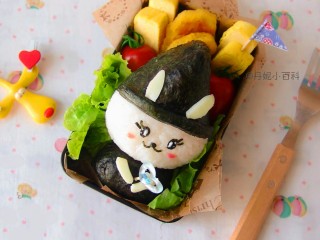 16、魔法小兔便当,用沙拉酱点出小兔的眼睛，用番茄酱点出小兔的脸蛋，完成！！！
