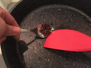 14、孜然羊肉,捞掉花椒粒不要