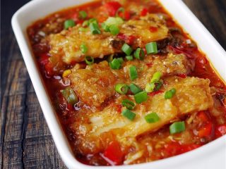 16、水煮带鱼,【水煮带鱼】做好啦，出锅撒葱花。