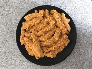 12、香酥鸡肉条,全部裹好备用