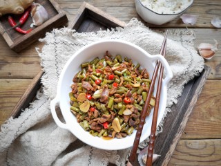 16、酸辣鸡胗,出锅装盘。