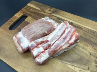 2、红烧肉,主要食材,五花肉。