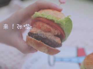 14、小小牛牛堡「厨娘物语」,小小牛牛堡就做好啦，开吃吧~