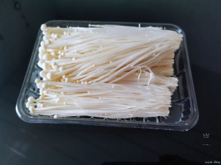 1、粉丝蒸金针菇,金针菇