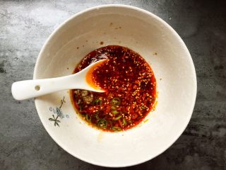 9、口水鸡,搅拌均匀备用。