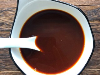 10、糖醋藕丁,搅拌均匀