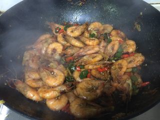 21、香辣虾,翻炒均匀