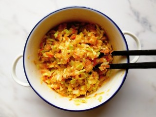 7、卷心菜三文鱼米饼,最后搅拌好的状态