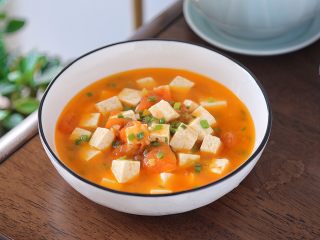 15、番茄豆腐汤,盛出即可