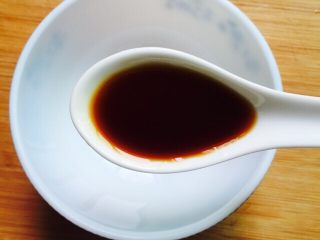 8、#菌类料理#金针菇拌海蜇,2勺生抽