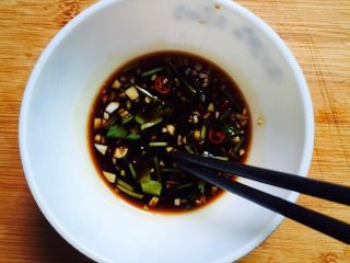 14、#菌类料理#金针菇拌海蜇,搅拌均匀备用