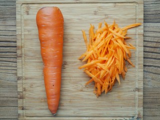 7、鱼香肉丝,胡萝卜切丝