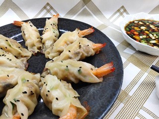 11、猪肉大虾煎饺,很好吃，可以吃二盘都不会腻