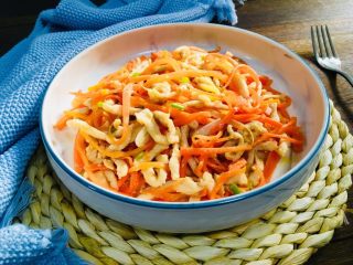 18、胡萝卜丝炒鸡丝,成品图