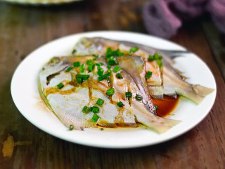 6、清蒸白鲳鱼,陈品