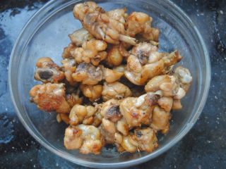 9、辣子鸡,全部炸好后备用