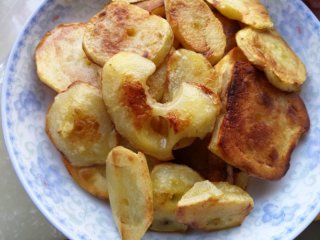 8、干锅土豆片,备用