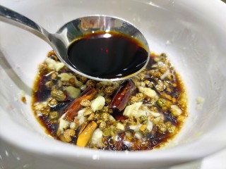 15、拍黄瓜,生抽一勺半