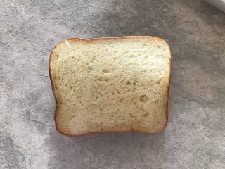 17、巨无霸口袋三明治,用保鲜膜包好，稍微包的紧一点