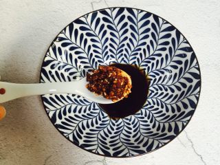 6、酸汤水饺,1勺辣椒油