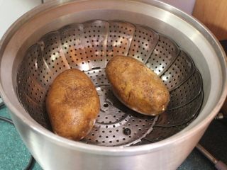 1、土豆方块,土豆水煮或蒸好