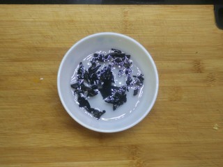 2、蚂蚁上树-肉沫炒粉丝,冷水泡发