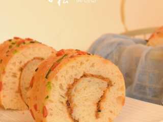 16、肉松面包卷,味道棒棒的。