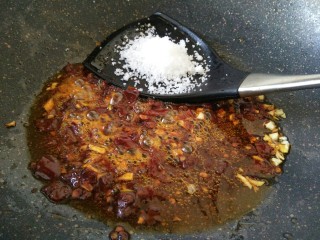 9、鱼香土豆丝,再加白糖炒化