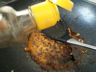 10、鱼香土豆丝,继续加一些米醋