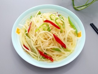 12、酸辣土豆丝,酸辣爽口的下饭菜。