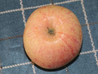 4、鹌鹑蛋水果沙拉,苹果选用甜脆多汁的