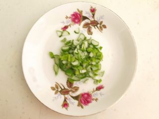 5、蚂蚁上树,切点香葱叶