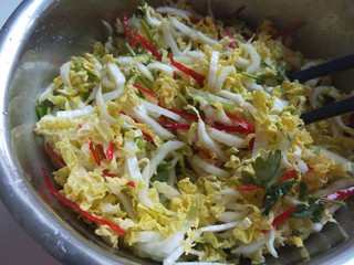 15、酸辣白菜心,搅拌均匀即可
