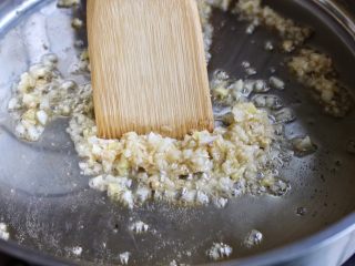 14、香辣虾,爆炒出香味