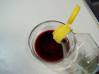 9、腐乳爆肉,最后放入少许香油搅匀。